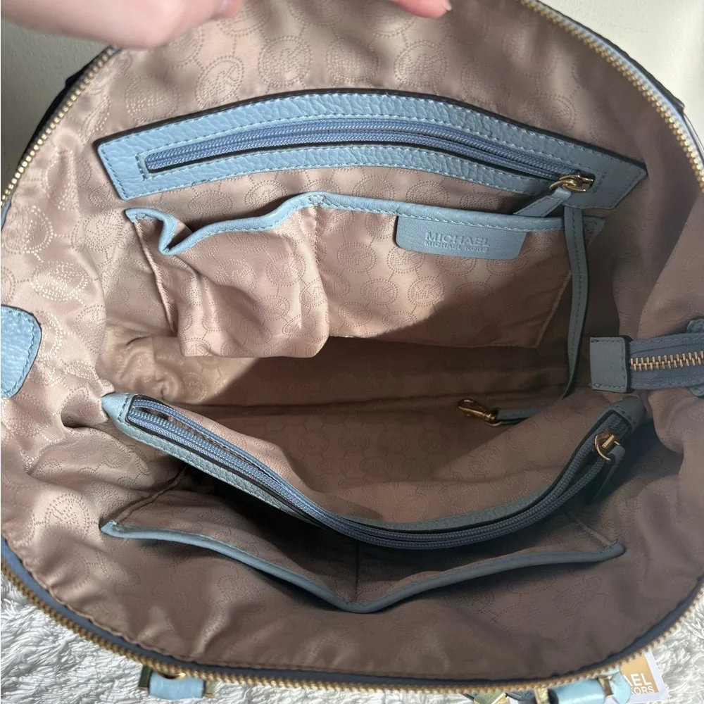 Michael Kors Large Riley Satchel - Picture 11 of 12